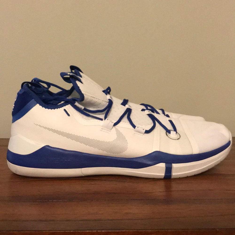 Men’s Nike Kobe Exodus AT3874-107 University of Kentucky Edition (B11) Sz 18